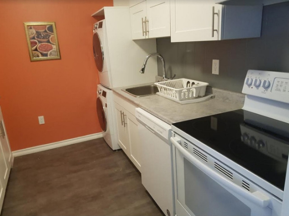 1 bedrooms 1 baths house For Sale By Owner in Toronto Ontario