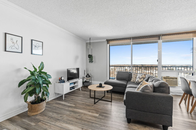 3 bedrooms 2 baths house For Sale By Owner in Ottawa Ontario