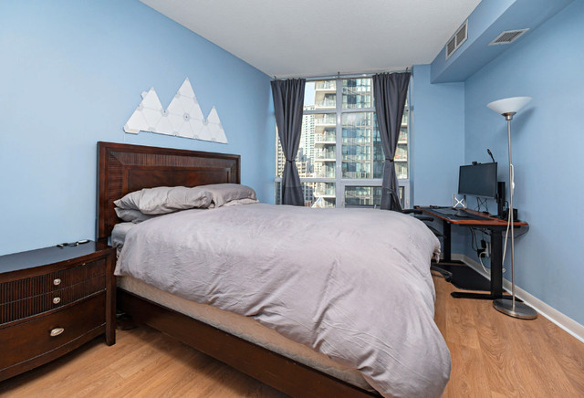 2 bedrooms 2 baths house For Sale By Owner in Toronto Ontario
