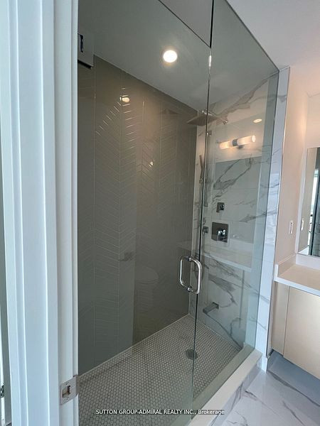 1 bedrooms 2 baths house For Sale By Owner in Richmond Hill Ontario