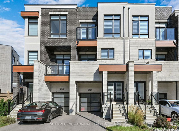 3 bedrooms 4 baths house For Sale By Owner in Vaughan Ontario