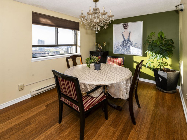 2 bedrooms 1.5 baths house For Sale By Owner in Ottawa Ontario