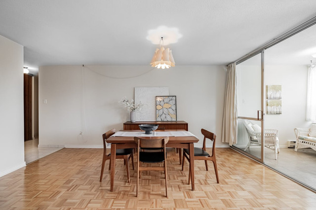 3 bedrooms 2 baths house For Sale By Owner in Toronto Ontario