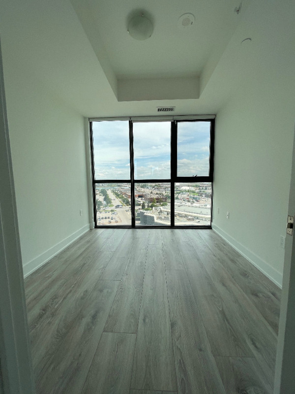 1 bedrooms 1.5 baths house For Sale By Owner in Vaughan Ontario
