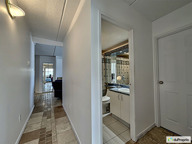 2 bedrooms 1 baths Condo For Sale By Owner in Gatineau Quebec