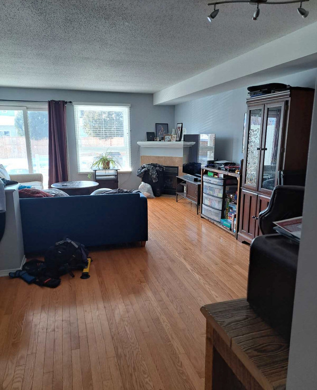 2 bedrooms 2.5 baths house For Sale By Owner in Ottawa Ontario