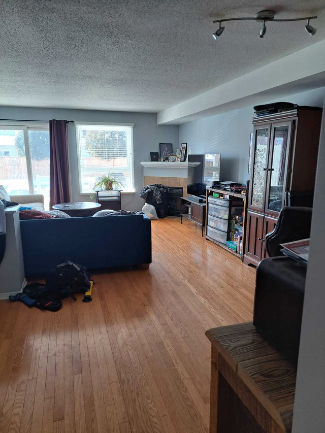 2 bedrooms 2.5 baths house For Sale By Owner in Ottawa Ontario