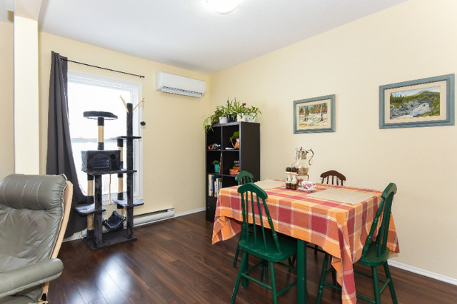 3 bedrooms 1.5 baths house For Sale By Owner in Ottawa Ontario
