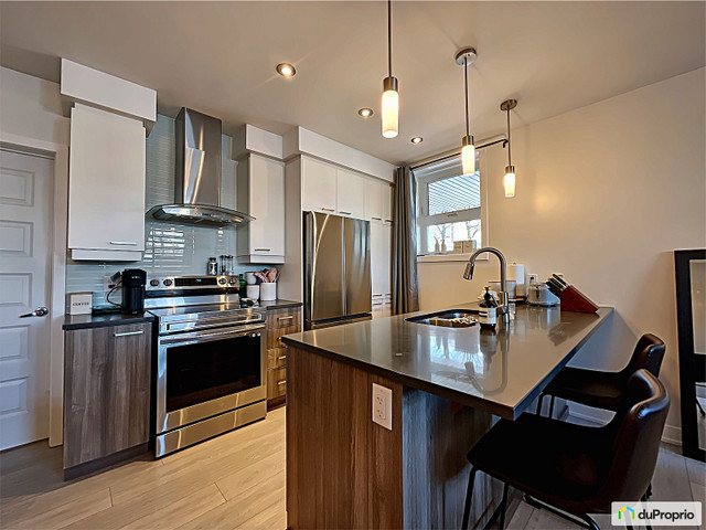 1 bedrooms 1 baths Condo For Sale By Owner in Gatineau Quebec