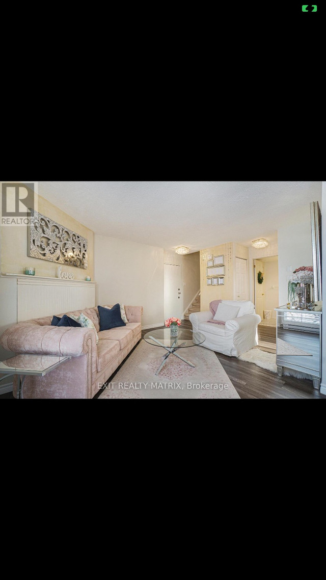2 bedrooms 1.5 baths house For Sale By Owner in Ottawa Ontario