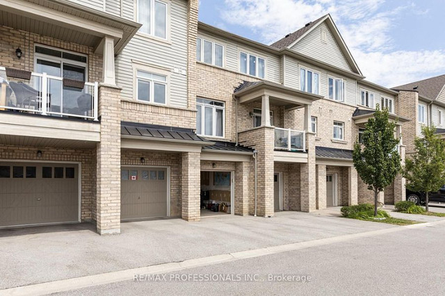 2 bedrooms 2 baths house For Sale By Owner in Pickering Ontario