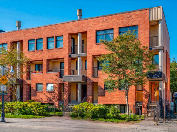 2 bedrooms 2 baths house For Sale By Owner in Ottawa Ontario