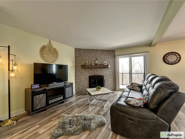 2 + Den bedrooms 1 baths Condo For Sale By Owner in Gatineau Quebec
