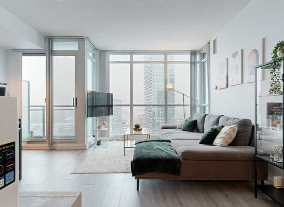 2 + Den bedrooms 2 baths house For Sale By Owner in Toronto Ontario