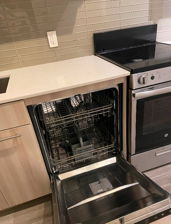 0 bedrooms 1 baths Studio Sold By Owner in Toronto Ontario