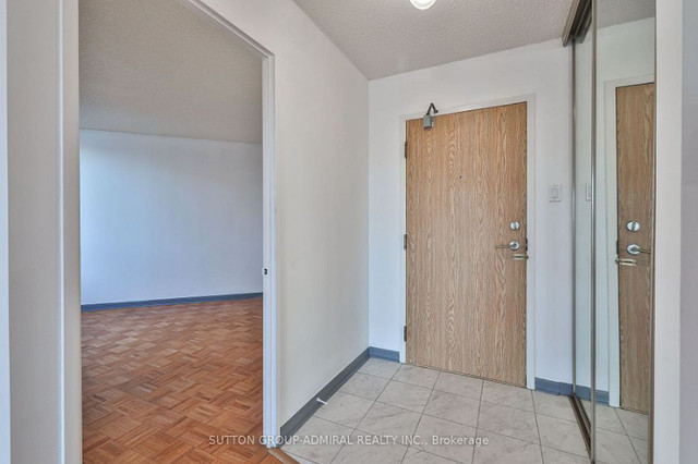 2 bedrooms 2 baths house For Sale By Owner in Toronto Ontario