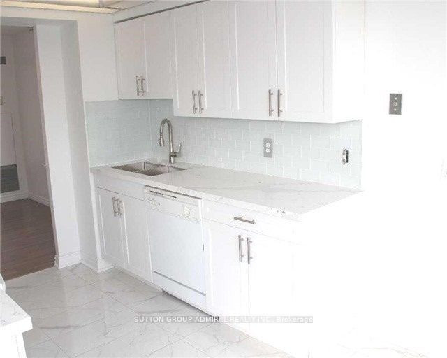 2 + Den bedrooms 2 baths house For Sale By Owner in Toronto Ontario