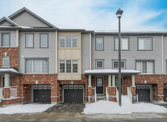 3 bedrooms 3 baths house For Sale By Owner in Cambridge Ontario