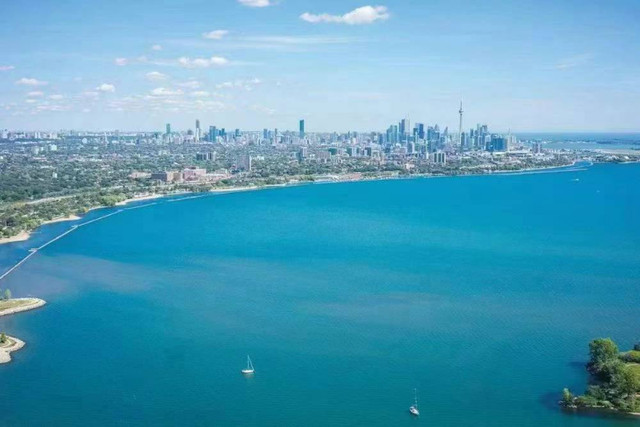 1 bedrooms 1 baths house For Sale By Owner in Toronto Ontario