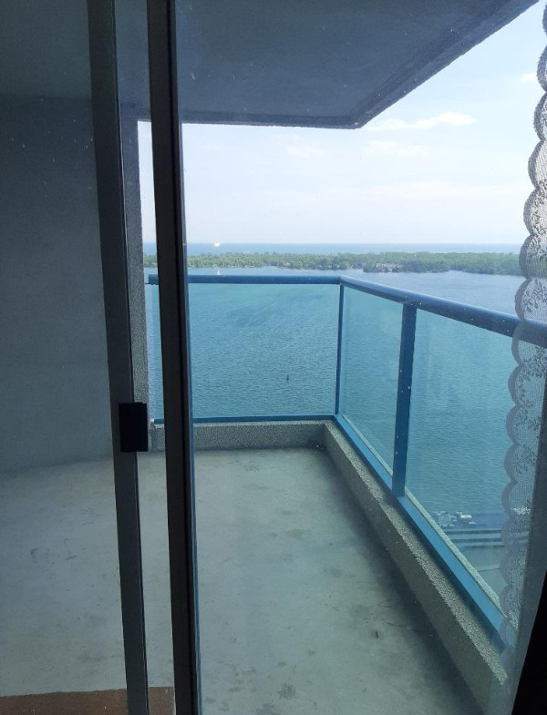 1 bedrooms 1 baths house For Sale By Owner in Toronto Ontario