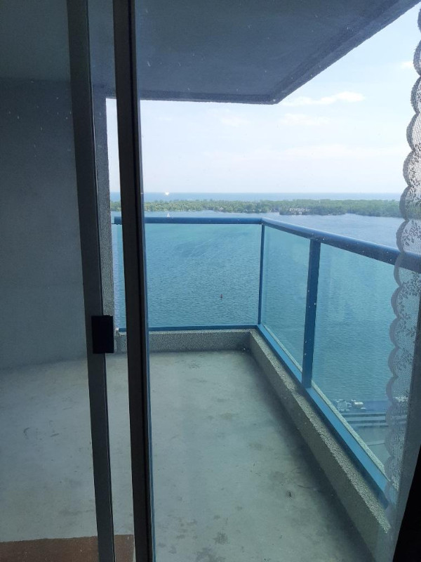 1 bedrooms 1 baths house For Sale By Owner in Toronto Ontario