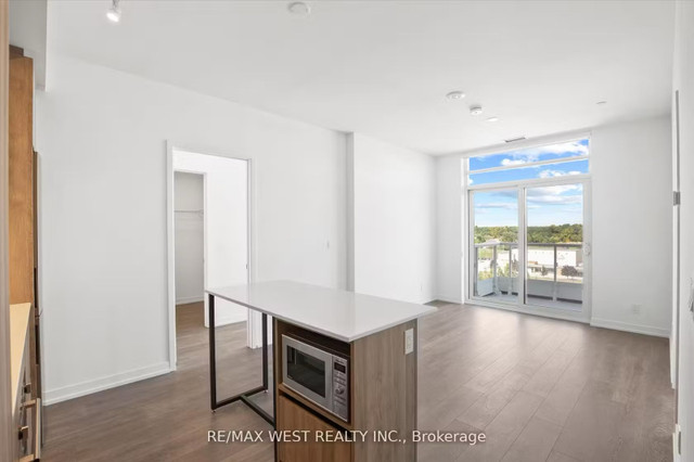 2 bedrooms 2 baths house For Sale By Owner in Vaughan Ontario