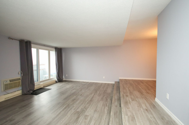 2 bedrooms 1 baths house For Sale By Owner in Ottawa Ontario