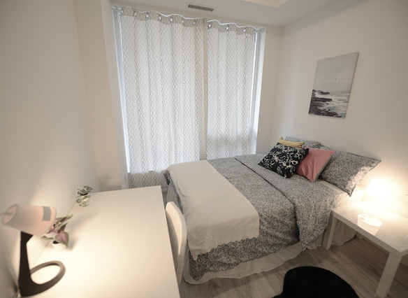 2 + Den bedrooms 2 baths house For Sale By Owner in Toronto Ontario