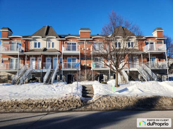 2 bedrooms 1 baths Condo For Sale By Owner in Gatineau Quebec