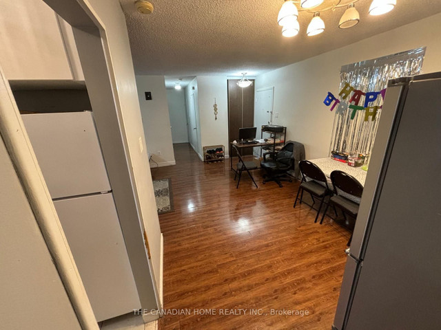 2 + Den bedrooms 1.5 baths house For Sale By Owner in Mississauga Ontario