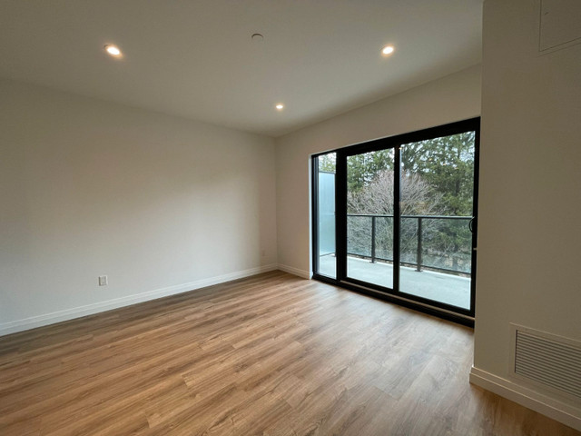 1 bedrooms 1 baths house For Sale By Owner in Kitchener Ontario