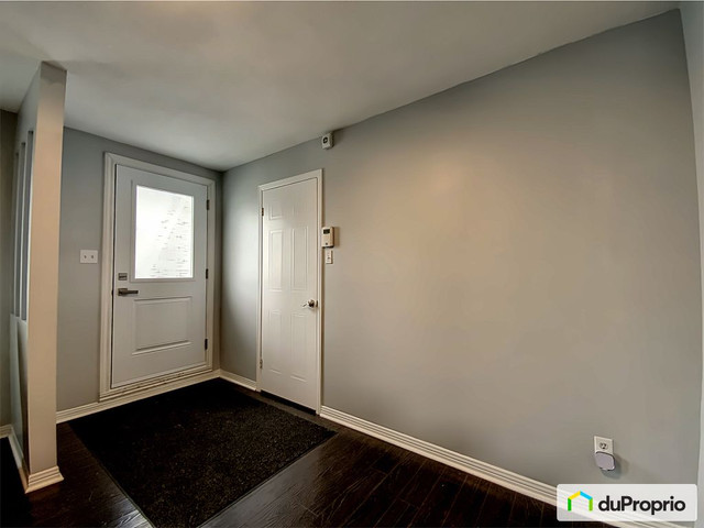 2 bedrooms 1 baths Condo For Sale By Owner in Gatineau Quebec