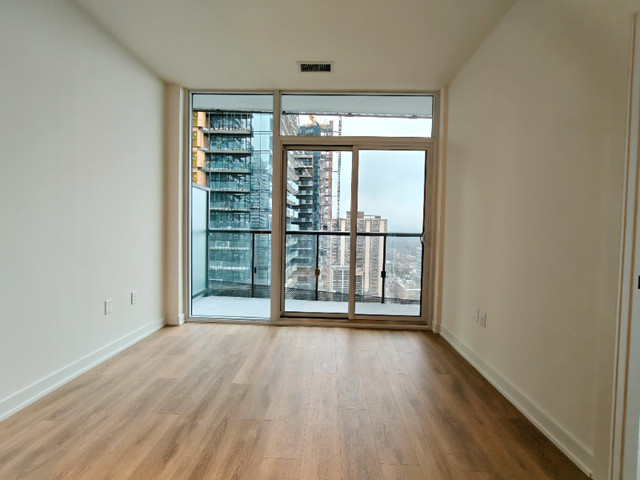 2 bedrooms 2 baths house For Sale By Owner in Toronto Ontario