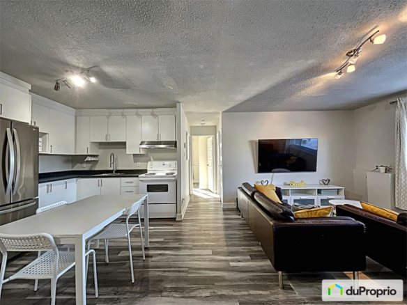2 bedrooms 1 baths Condo For Sale By Owner in Gatineau Quebec