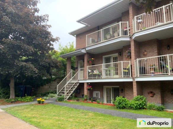 2 bedrooms 1 baths Condo For Sale By Owner in Gatineau Quebec