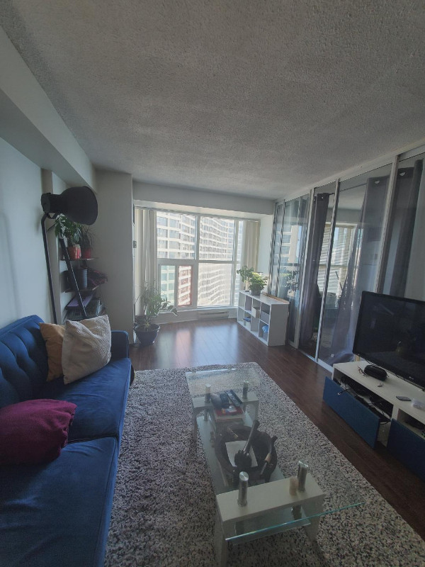 1 bedrooms 1 baths house For Sale By Owner in Toronto Ontario