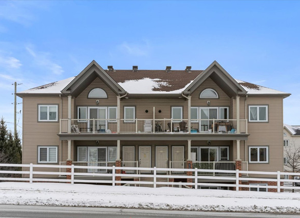 2 bedrooms 1 baths house For Sale By Owner in Ottawa Ontario