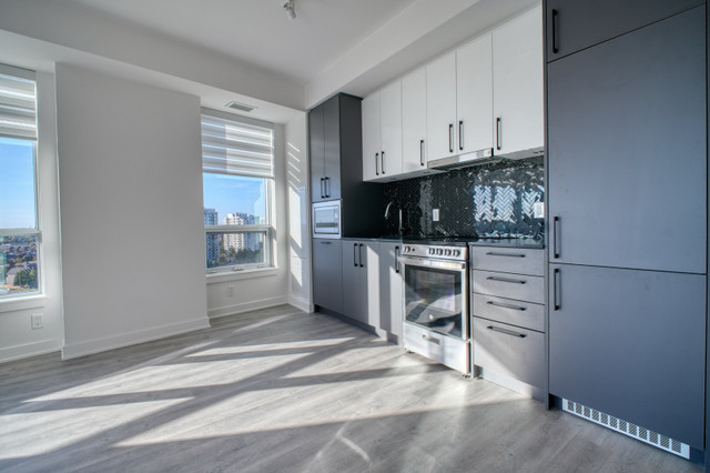 2 bedrooms 2 baths house For Sale By Owner in Etobicoke Ontario