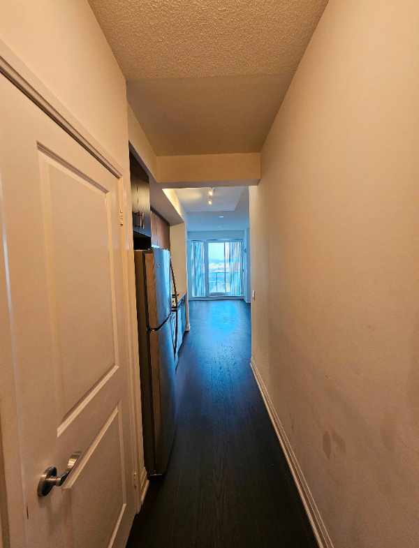 1 bedrooms 1 baths house For Sale By Owner in Vaughan Ontario