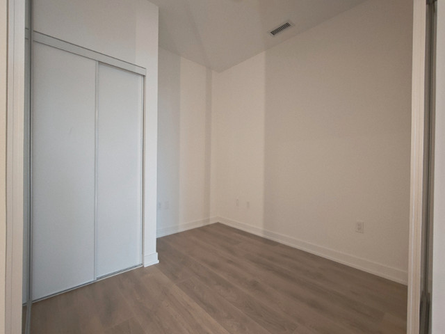 2 bedrooms 2 baths house For Sale By Owner in Toronto Ontario