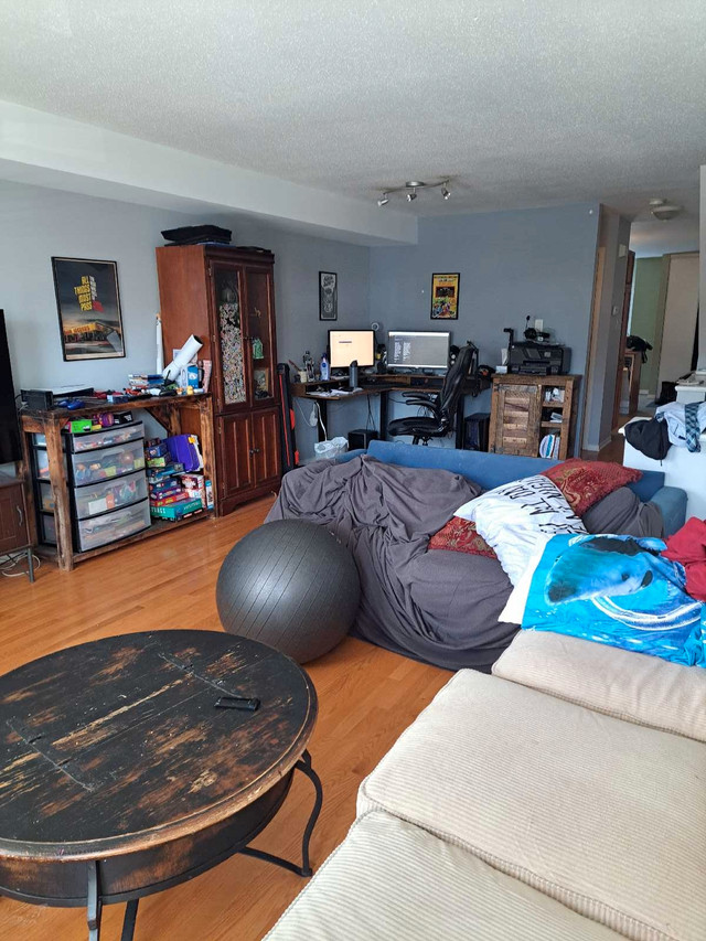 2 bedrooms 2.5 baths house For Sale By Owner in Ottawa Ontario
