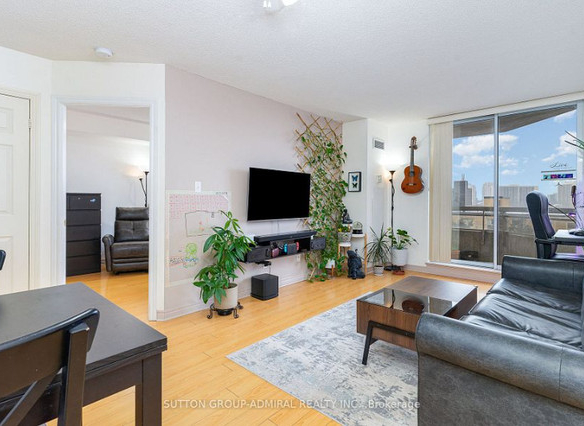 1 bedrooms 1 baths house For Sale By Owner in Scarborough Ontario