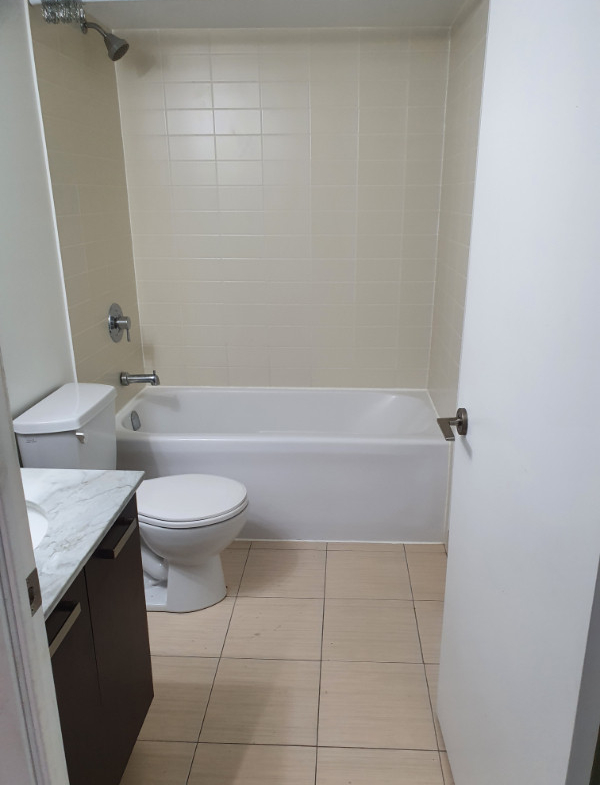 1 bedrooms 1 baths house For Sale By Owner in Toronto Ontario