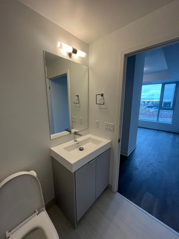 2 bedrooms 2 baths house For Sale By Owner in Vaughan Ontario