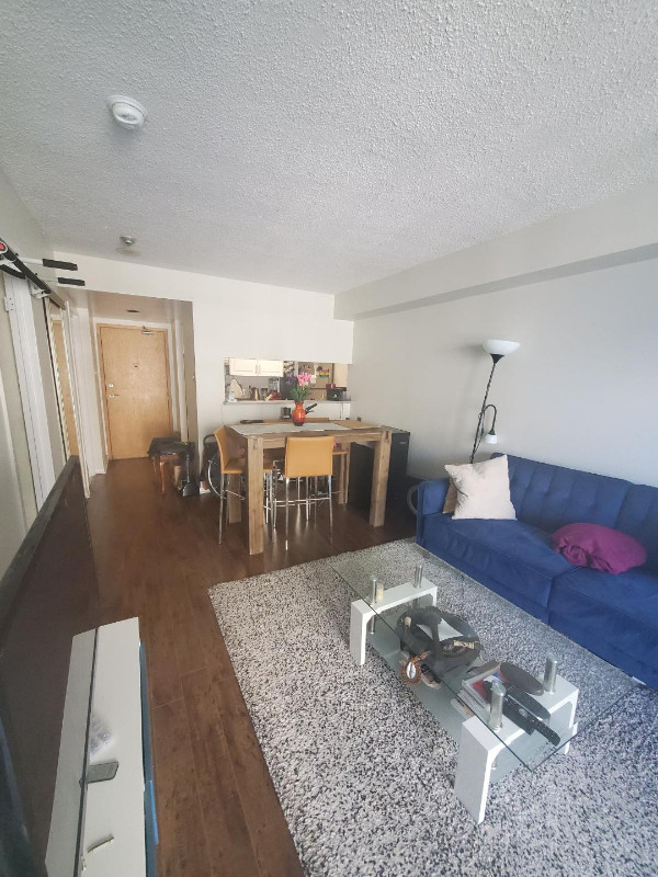 1 bedrooms 1 baths house For Sale By Owner in Toronto Ontario