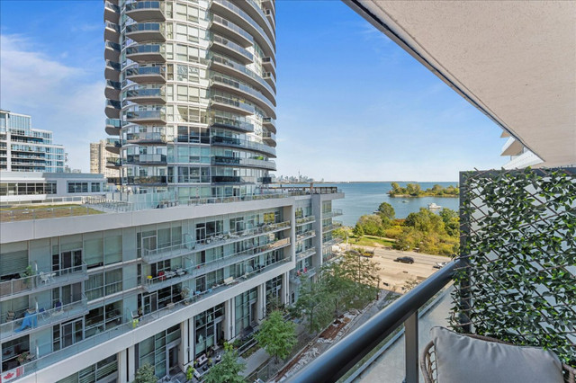 1 bedrooms 1 baths house For Sale By Owner in Toronto Ontario