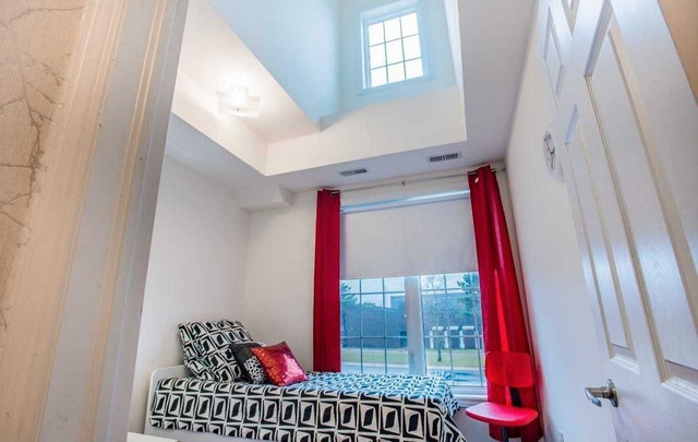 2 bedrooms 2 baths house For Sale By Owner in Churchville Ontario