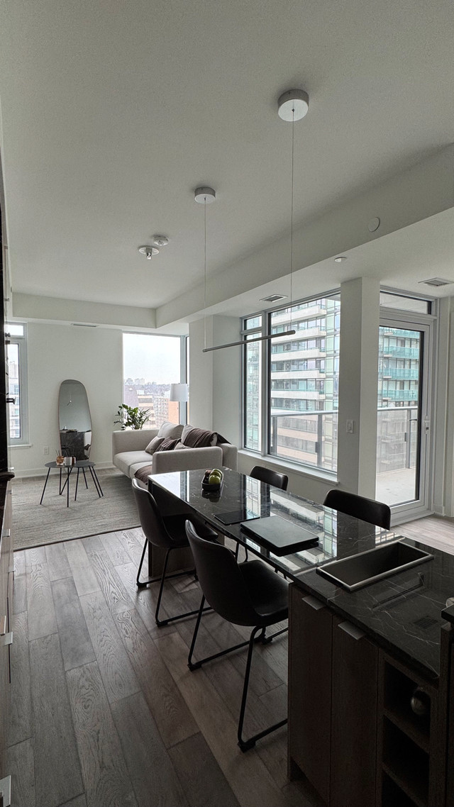 2 bedrooms 2 baths house For Sale By Owner in Toronto Ontario