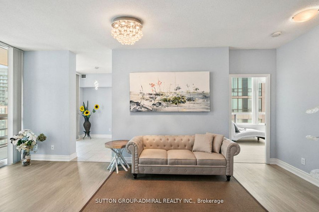 2 bedrooms 2 baths house For Sale By Owner in Toronto Ontario