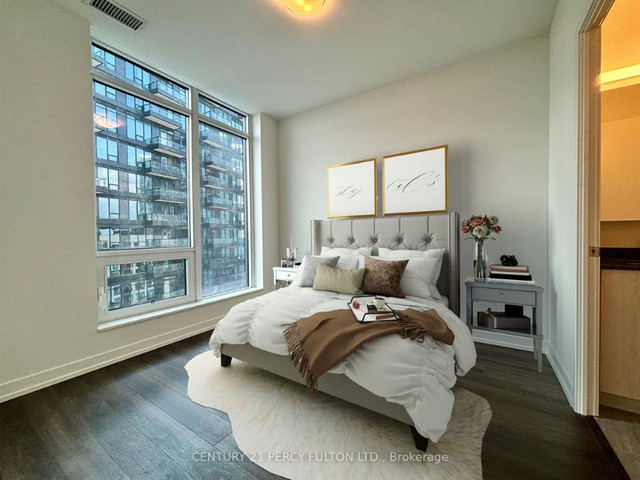 1 + Den bedrooms 2 baths house For Sale By Owner in Vaughan Ontario